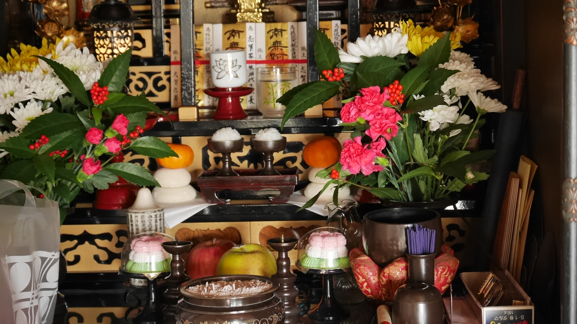 お正月 仏壇のお供え物の のし は何 お金を包む際の相場もチェック 知恵ペディア